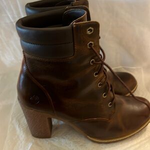 Like New Timberland High Heeled 9.5 Brown Boots
